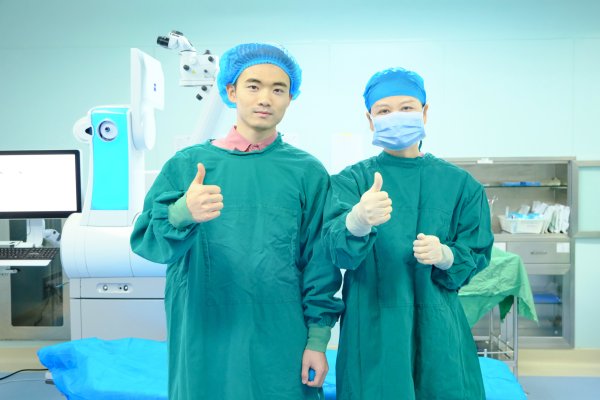 配资门户公司官网 安徽首例！眼科医生新微创手术SMILE pro摘镜亲体验：清晰视界来的这么easy_大皖新闻 | 安徽网